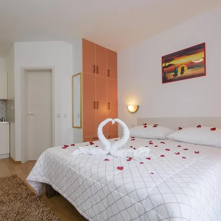 With A Parking Space - 15440 Apartment Trogir