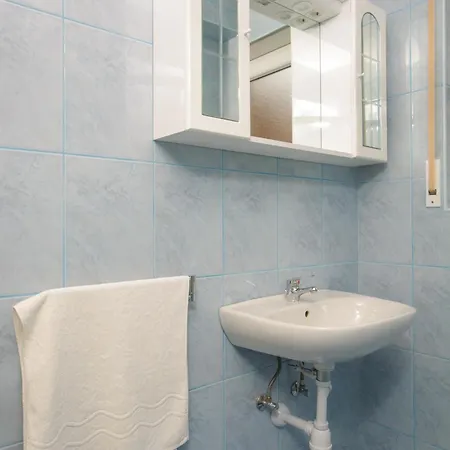 Apartment With A Parking Space - 15440 Trogir
