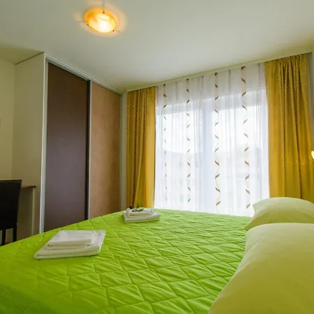With A Parking Space - 15440 Apartment Trogir