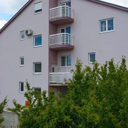 With Parking Space - 15440 Trogir